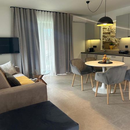 Piedra Luxury Apartments Nafplio Bagian luar foto