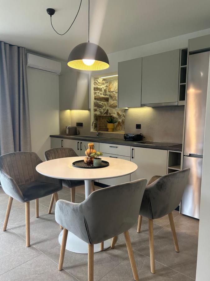Piedra Luxury Apartments Nafplio Bagian luar foto