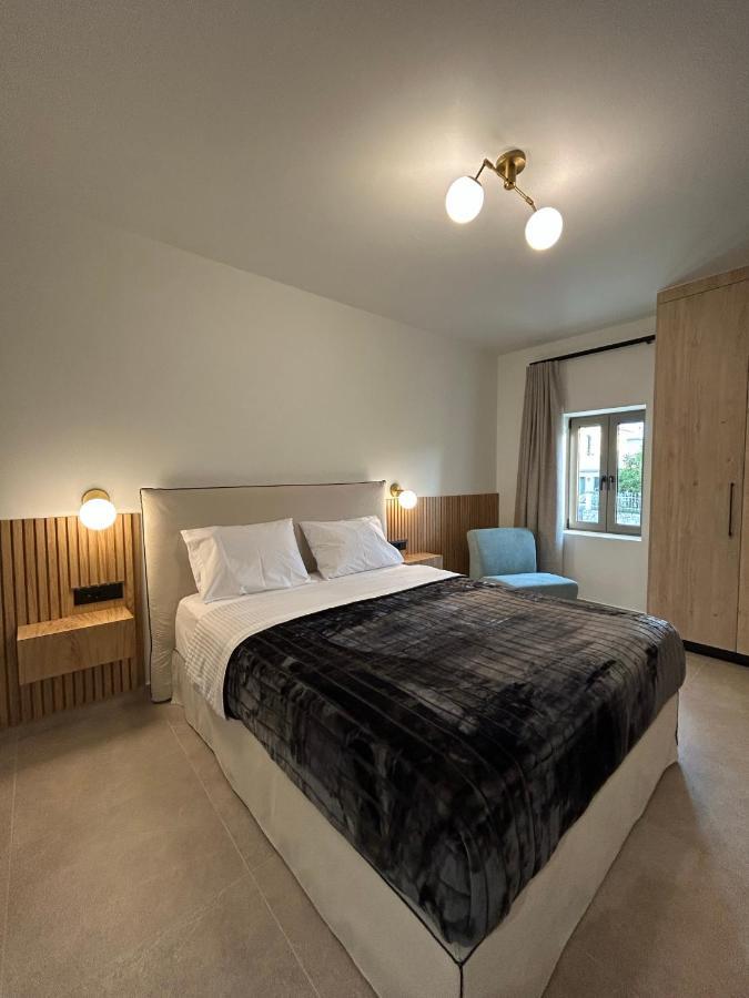 Piedra Luxury Apartments Nafplio Bagian luar foto